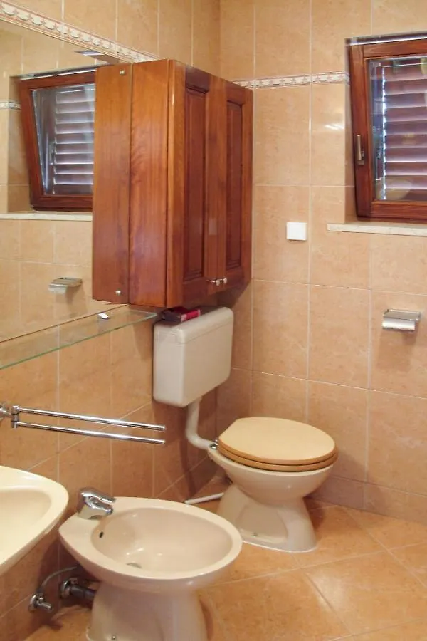 Holiday Home Ema - Pul418 By Interhome Peroj