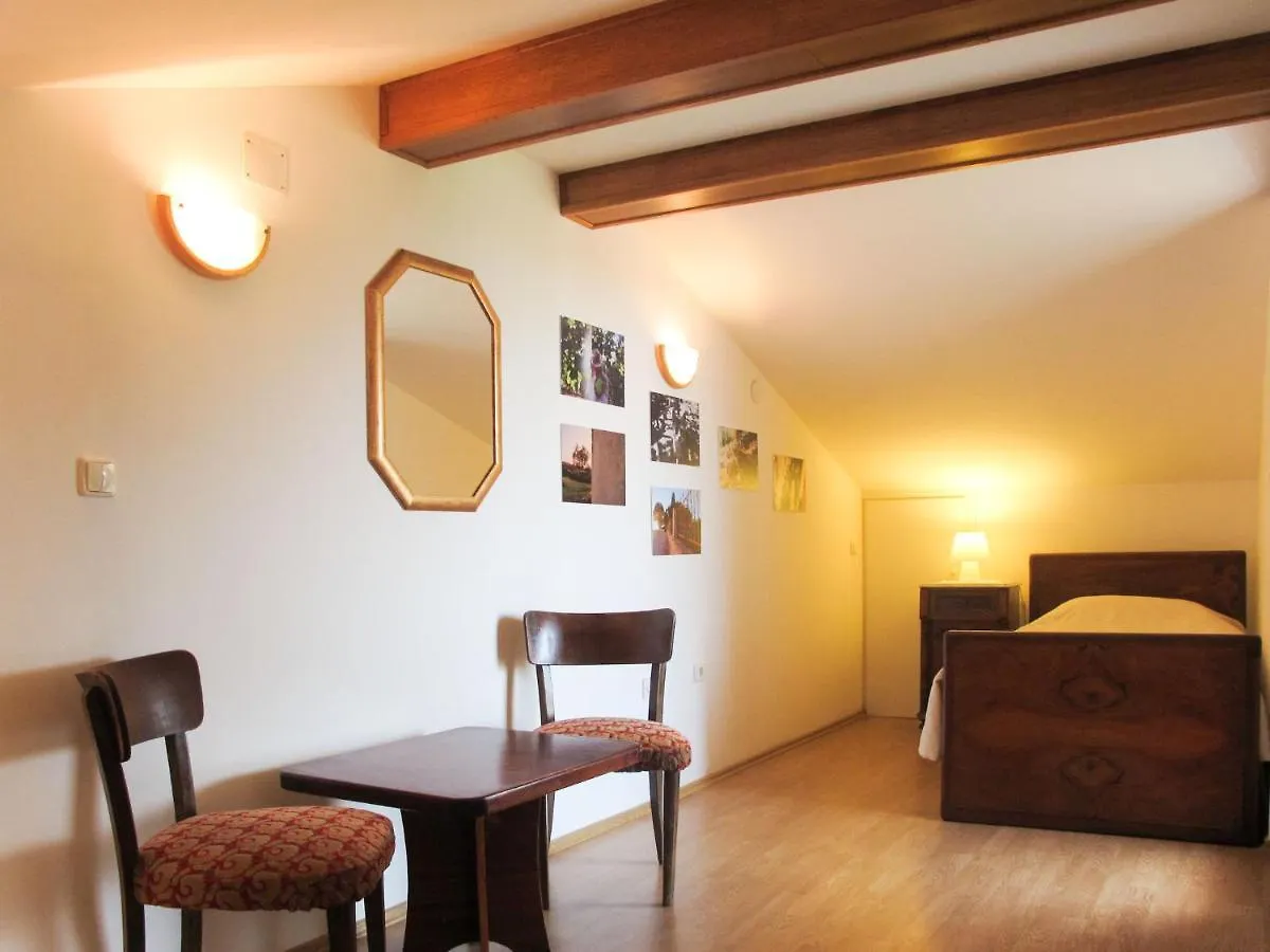 Holiday Home Ema - Pul418 By Interhome Peroj