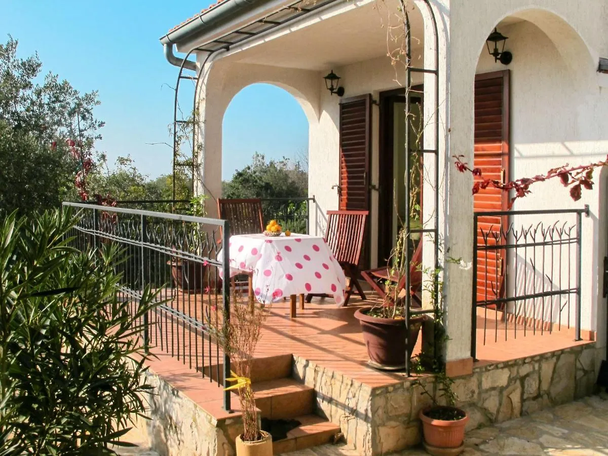 Holiday Home Ema - Pul418 By Interhome Peroj